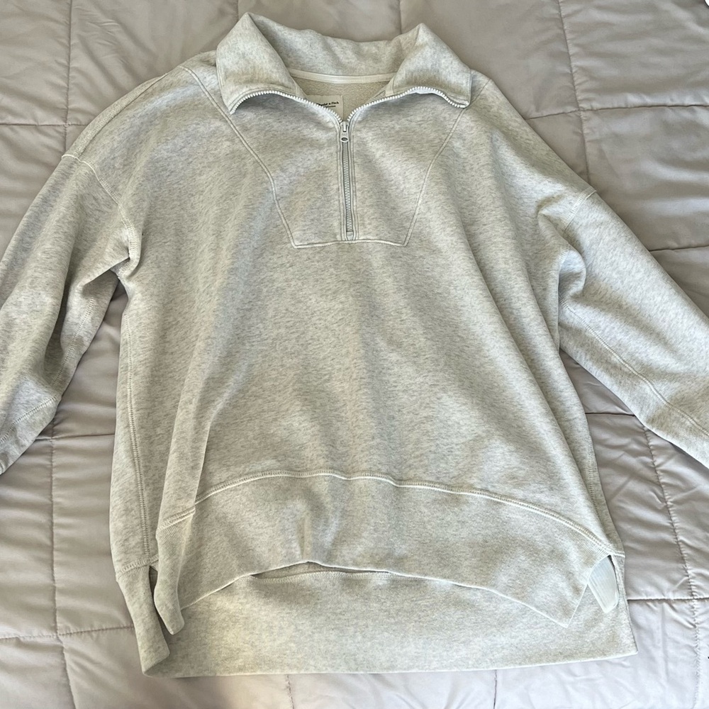 Women’s Abercrombie & Fitch Light Gray Quarter Zip-Up Hoodie